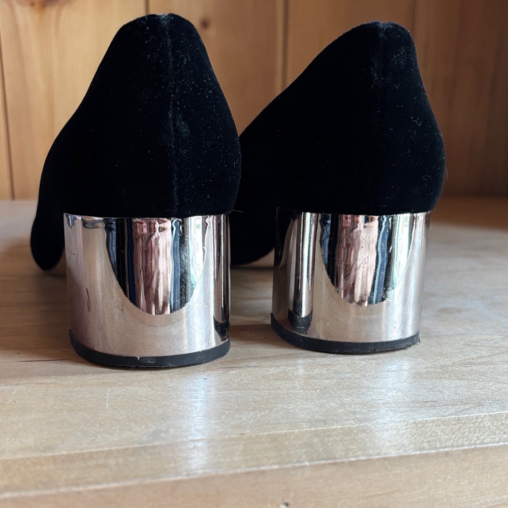 Chic Black Velvet Heels with Bow Metallic Block Heel - Picture 4 of 5